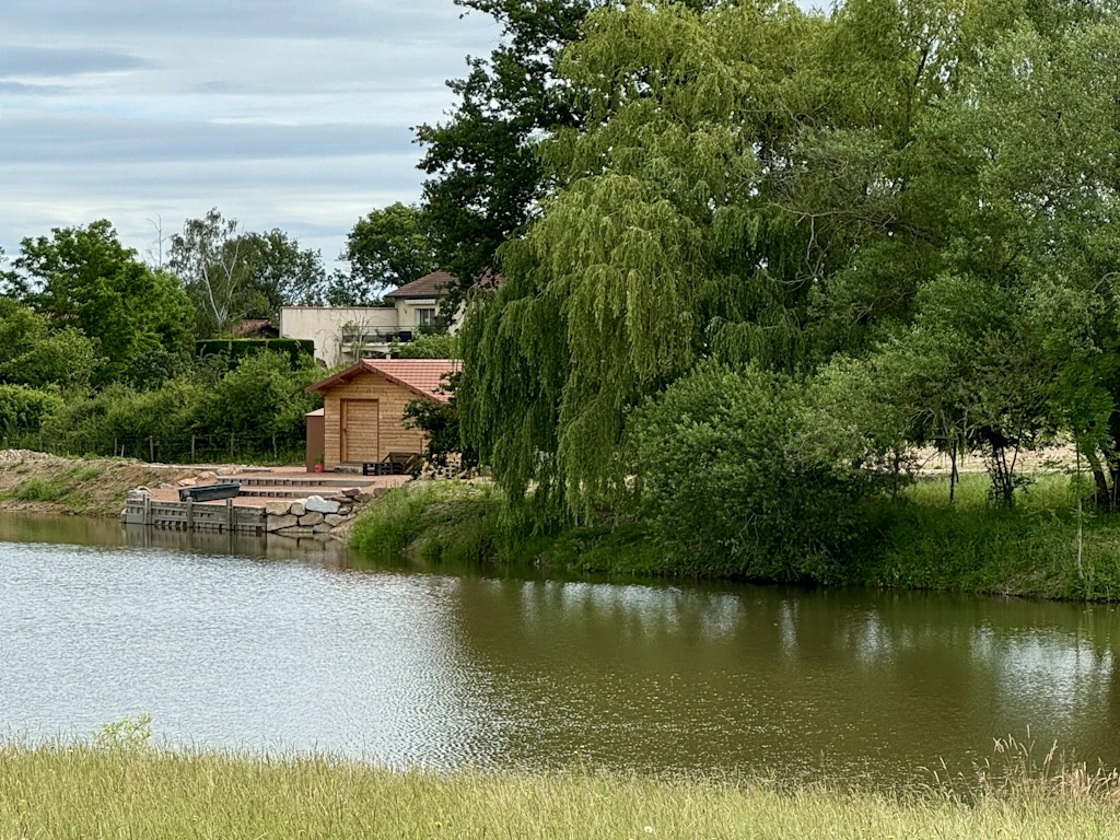 Les 3 Écailles - Étang de pêche à la carpe privé à Villerest près de Roanne